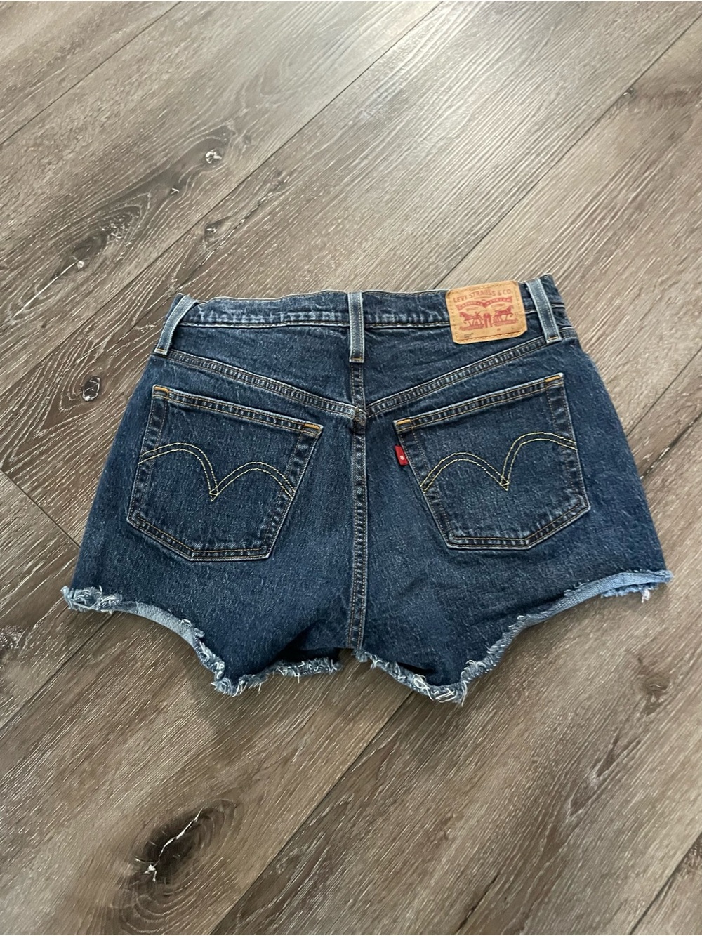 Levi’s 501 Original High Rise Cutoff Denim Shorts W29 Dark Wash - Picture 4 of 8